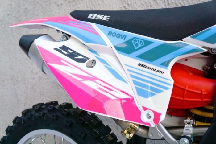 Наклейки BSE Z2 Roqvi Pink, арт. B0Z2KA015GPH2-stickers