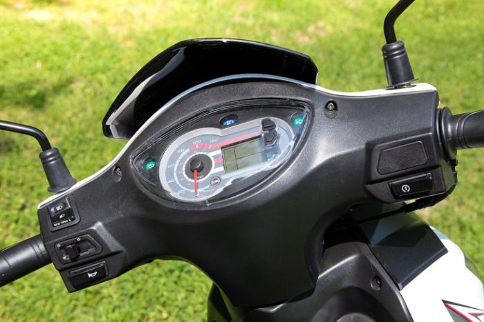 Скутер SYM Symphony SR 125 Серебро, арт. AZ12W1-T_S880S