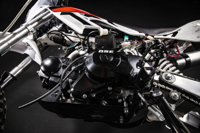 Питбайк BSE EVO 110e Evolution SA - 12/10 (Полуавтоматическая КПП), арт. B0EVCB030AWW1