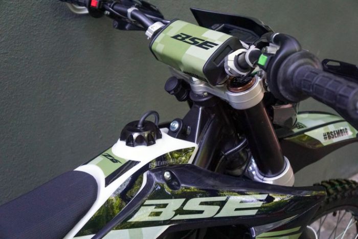 Эндуро / кроссовый мотоцикл BSE Z6 Camo Green (010), арт. B0Z6KB010HHH1
