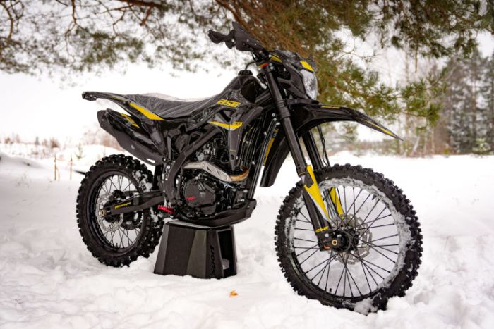 Эндуро / кроссовый мотоцикл BSE Z9 Yellow Metallic T (ZS175FMM-5), арт. B0Z9ND015HBH1