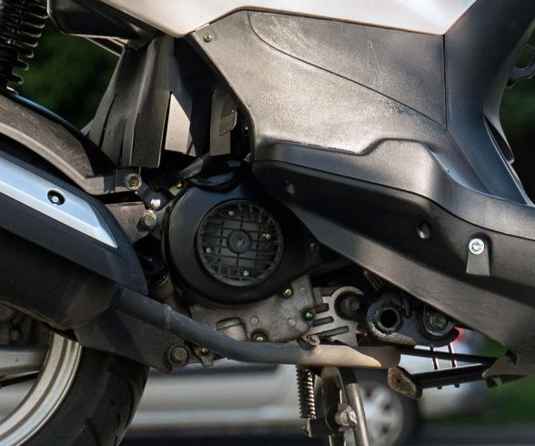 Двигатель в сборе (с колесом и воздушным фильтром) 50cc SYM, арт. ENGN-ORB-050